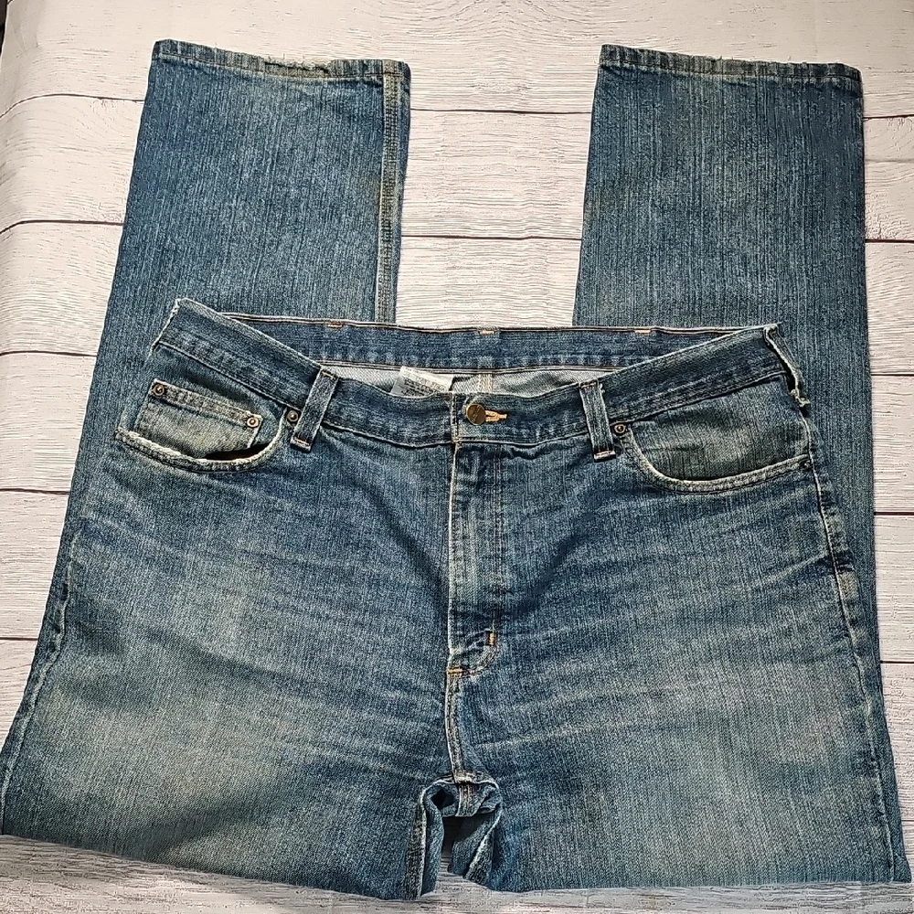 Carhartt 40x32 Blue Straight-Leg Jeans with Classic Fading